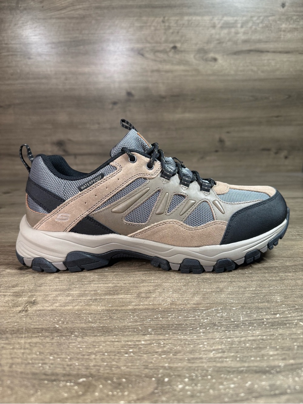 Skechers EW Fit Mens Air Cooled Memory Foam Waterproof Hiking Shoe 11.5 Hard Toe